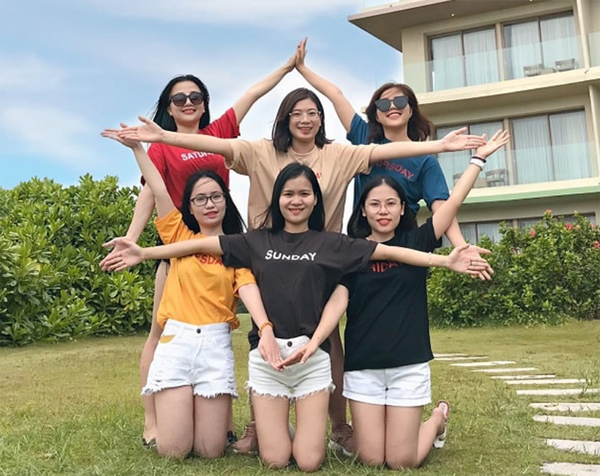 ảnh chụp nhóm 5 người